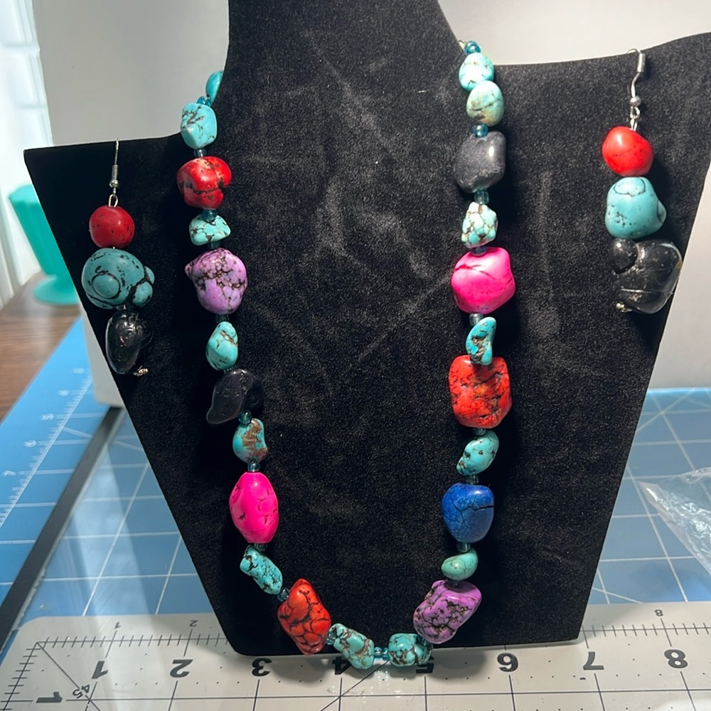 Vintage stone necklace with earrings